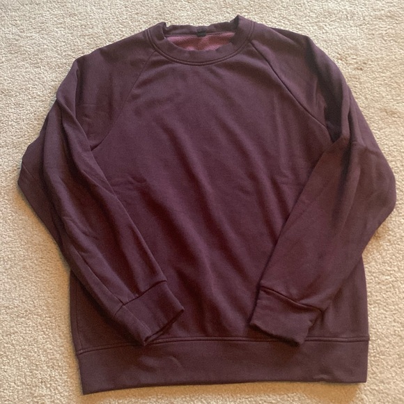 Purple Uniqlo sweatshirt - Picture 1 of 3